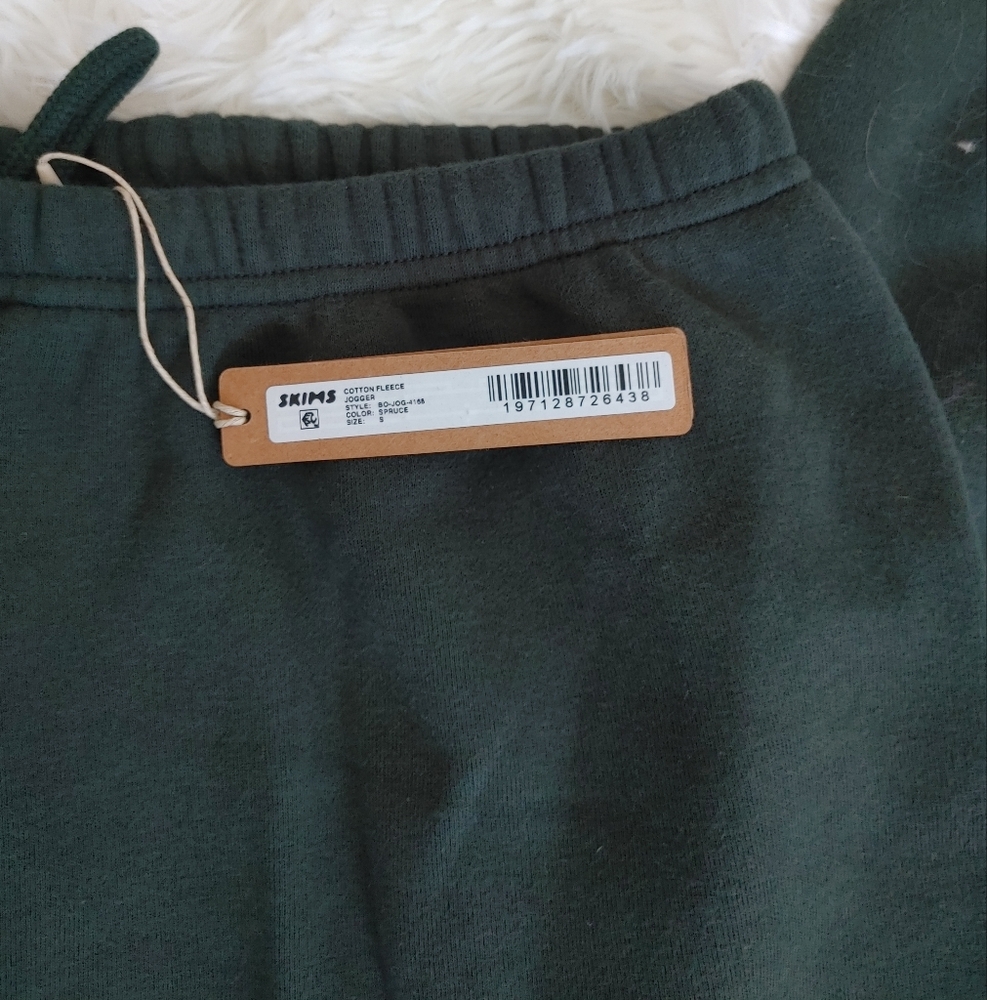 SKIMS Fleece Classic Jogger Pants - Picture 5 of 13